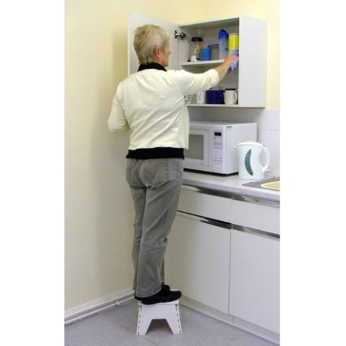 Összecsukható fellépő lépcső