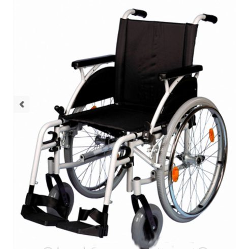 B-4200/M önhajtós összecsukható kerekesszék levehető kerékkel