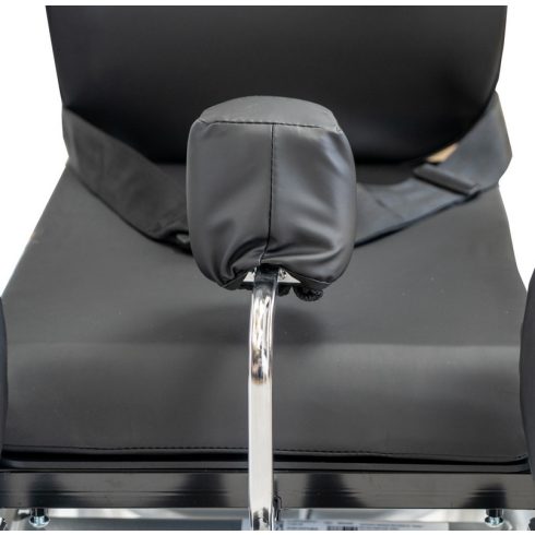 DIONE II Komfort kerekesszék párnázott üléssel dönthető háttámasszal 12" kerékkel 803401